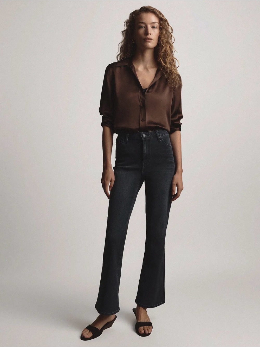 Quince Bella Stretch Kick Flare High-Rise Faded Black Jeans Denim 26x26 26P 2 2P